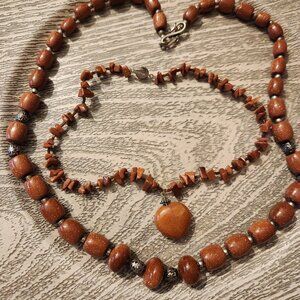 2 sunstone necklaces jewelry chip and beaded N2